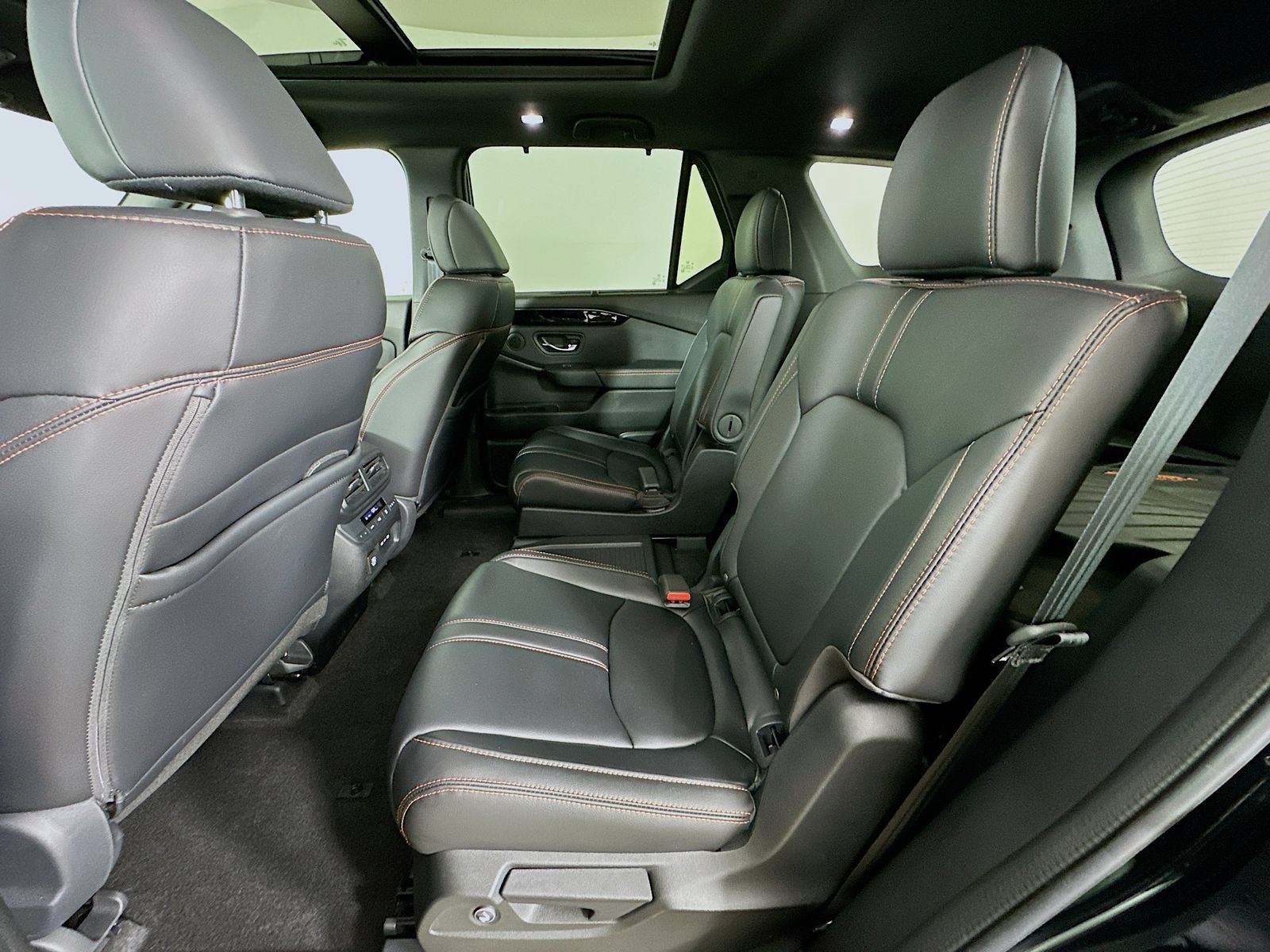 Used 2024 Honda Pilot TrailSport image 37