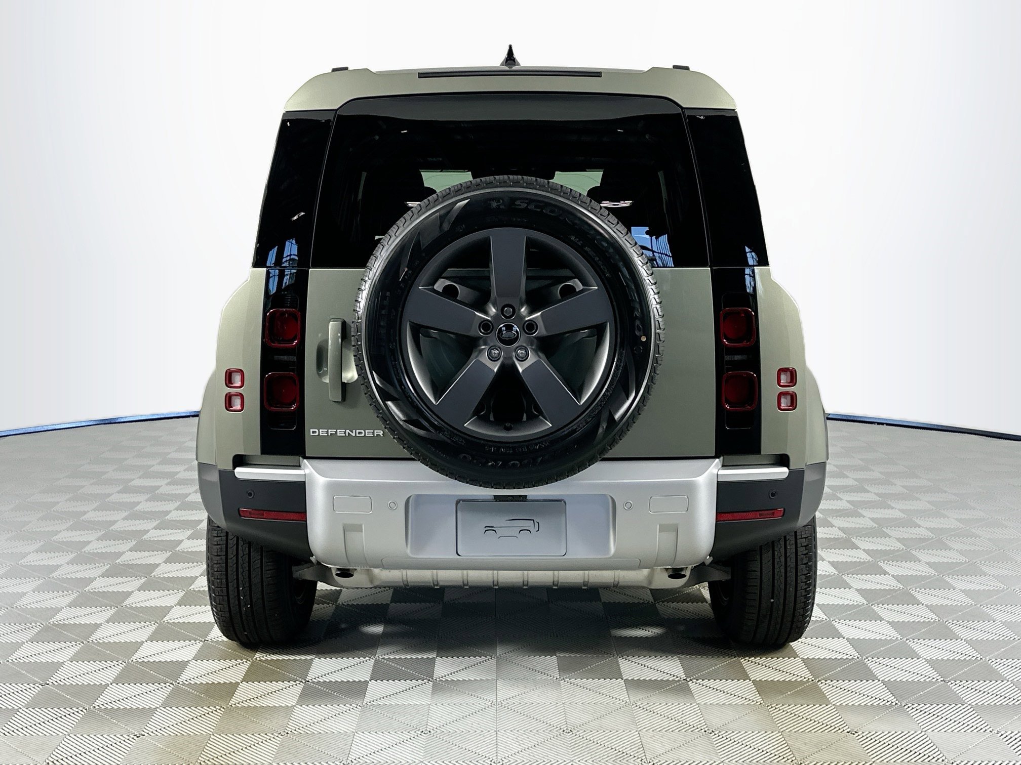 Used 2025 Land Rover Defender 110 S image 6