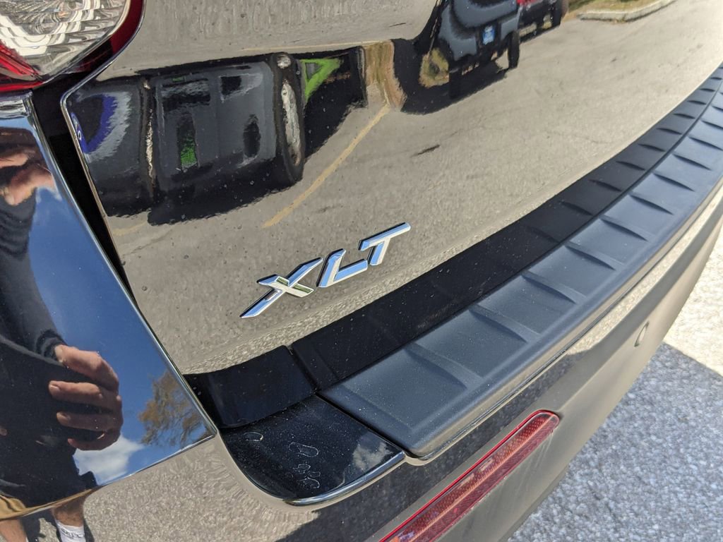 Used 2024 Ford Explorer XLT image 12