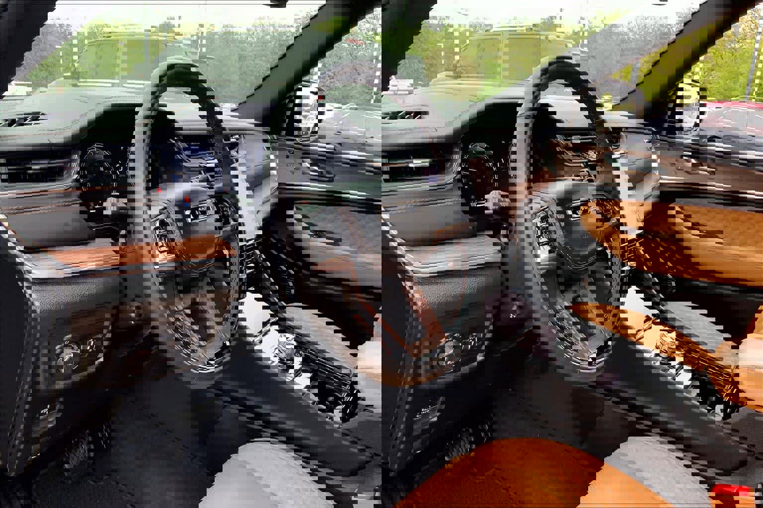 Used 2024 Jeep Grand Cherokee L Summit w/ High Altitude Package image 18