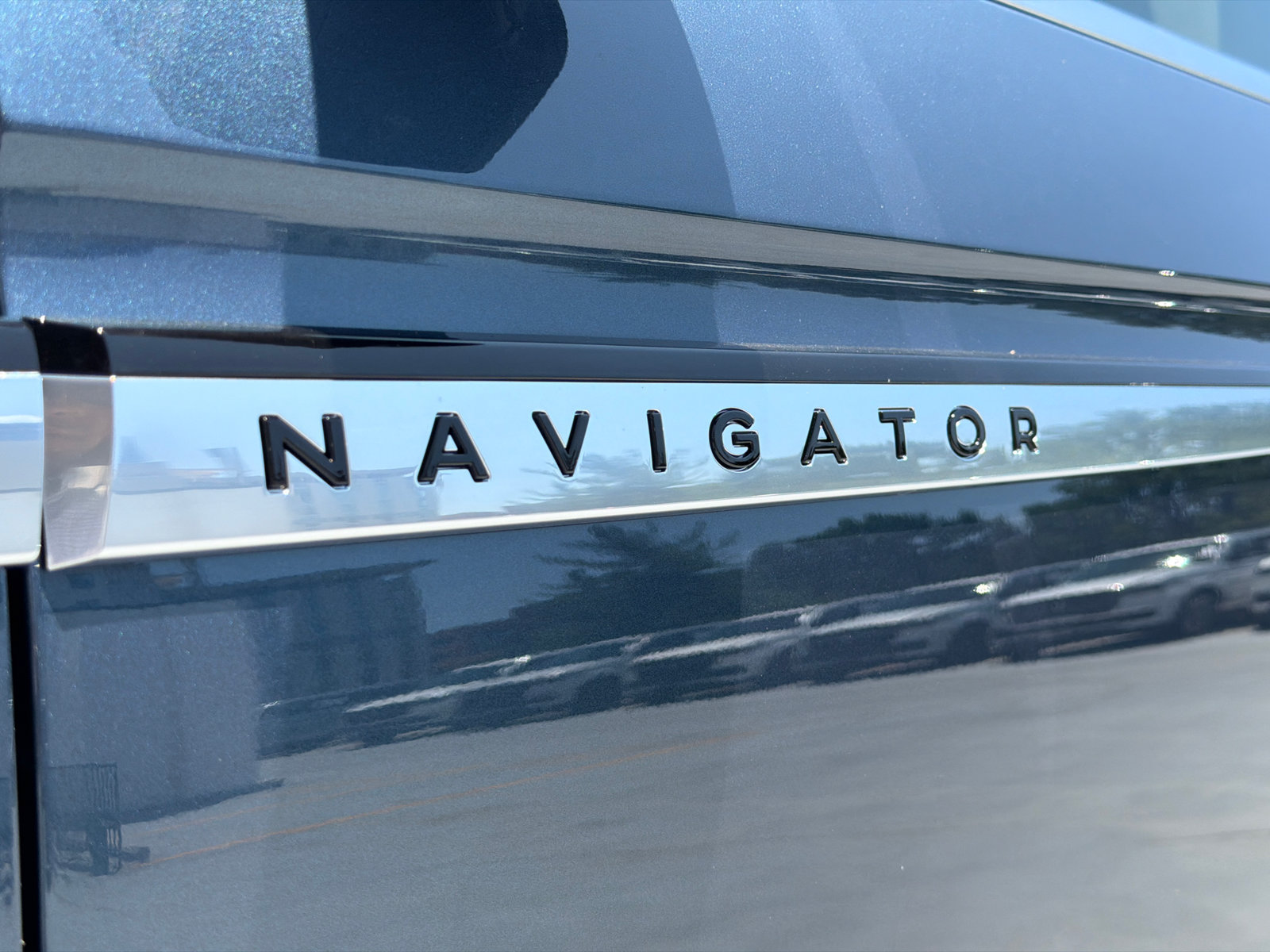 New 2027 Lincoln Navigator Reserve AWD/4WD image 16