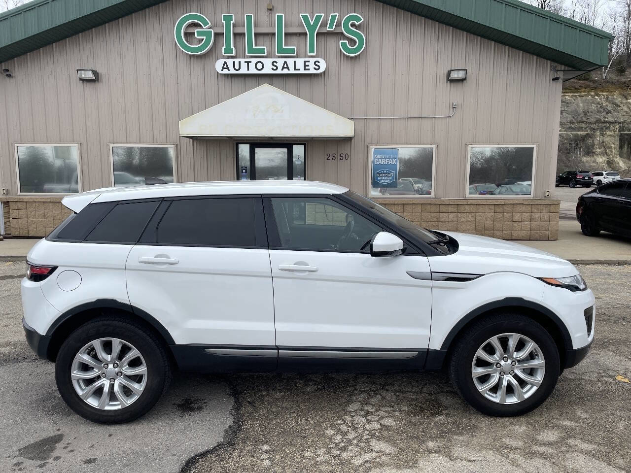 Used 2019 Land Rover Range Rover Evoque SE Premium image 1