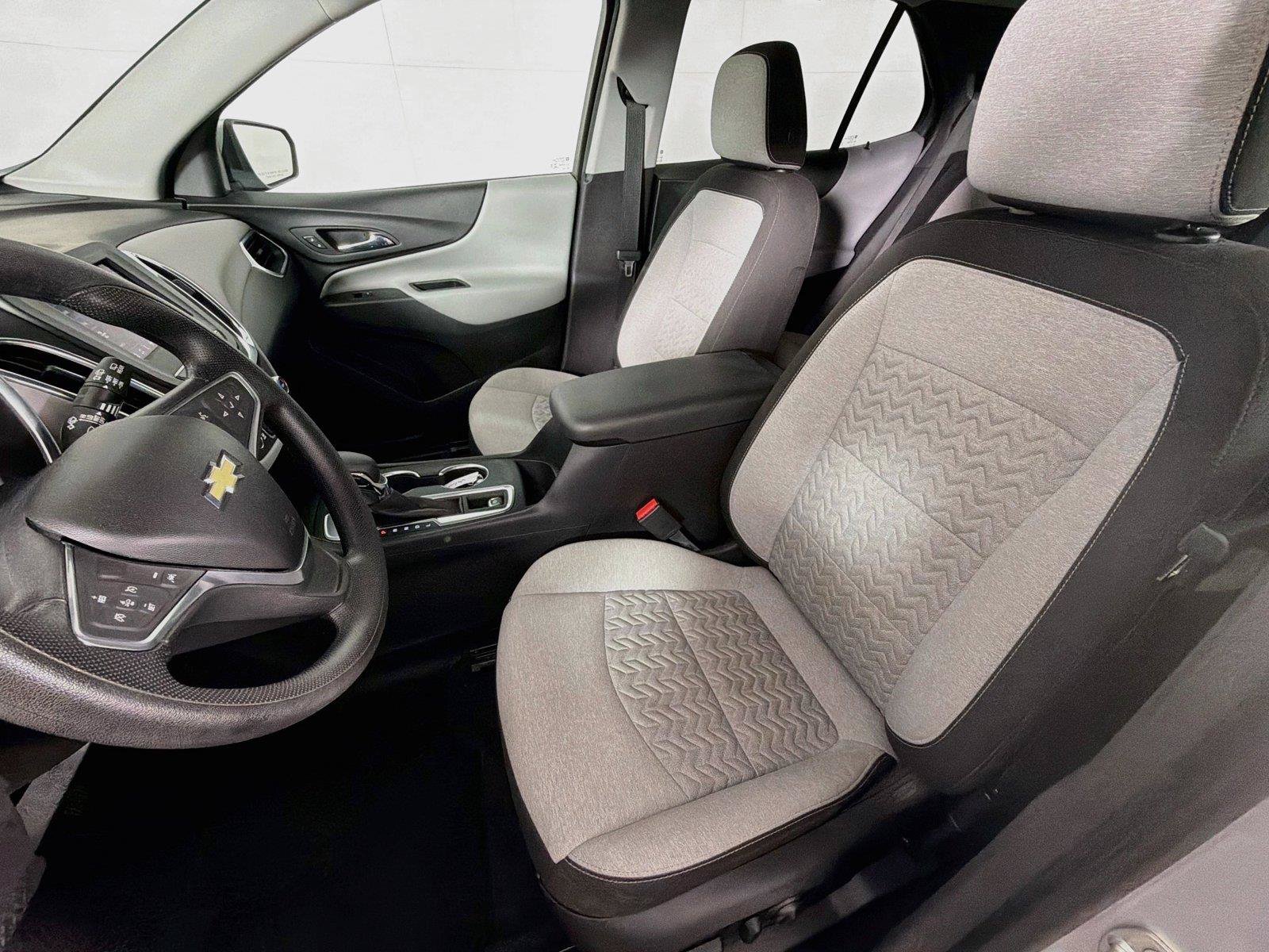 Used 2022 Chevrolet Equinox LT FWD image 2