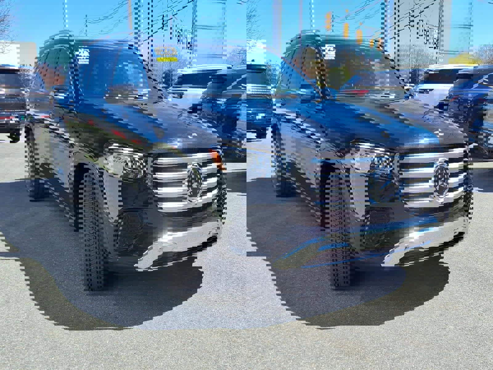 Used 2025 Mercedes-Benz GLS 450 4MATIC image 3