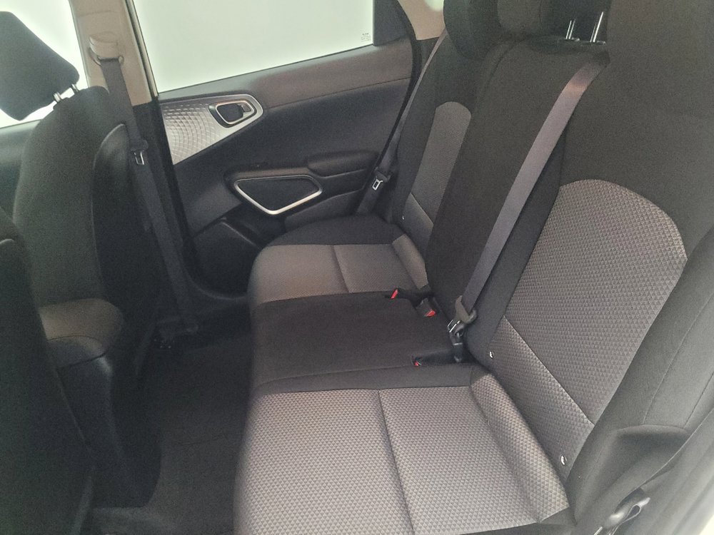 Used 2025 Kia Soul LX w/ LX Technology Package image 18