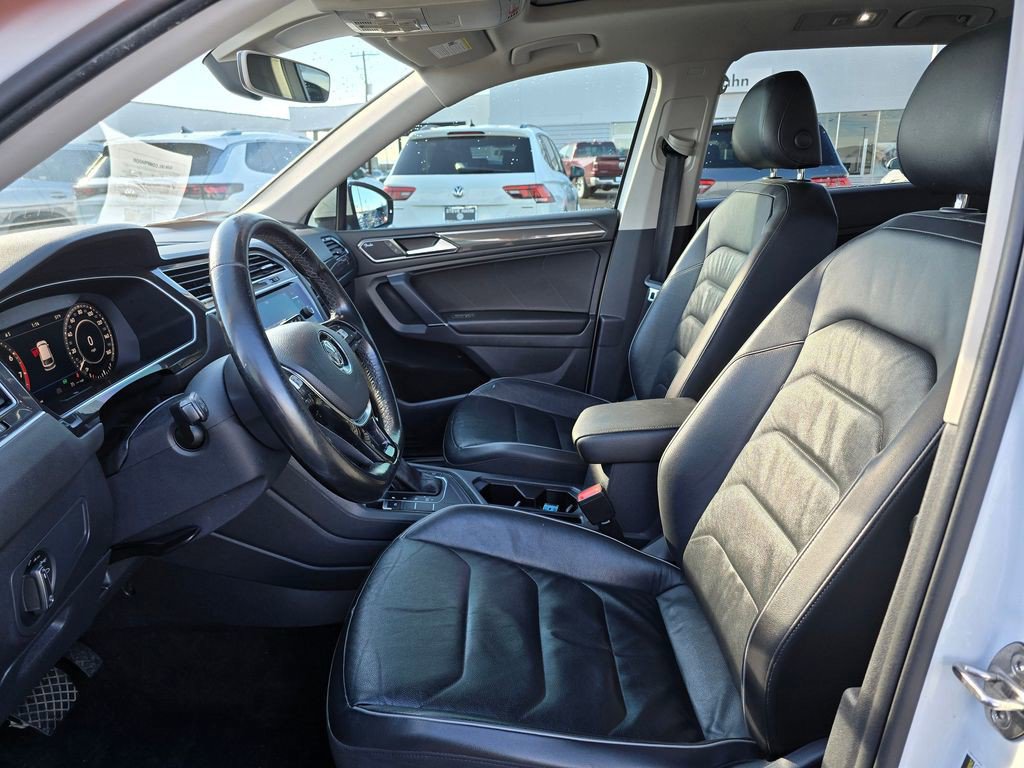 Used 2018 Volkswagen Tiguan SEL Premium FWD image 24