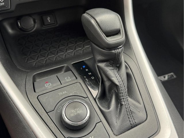 Used 2022 Toyota RAV4 XLE AWD/4WD image 20