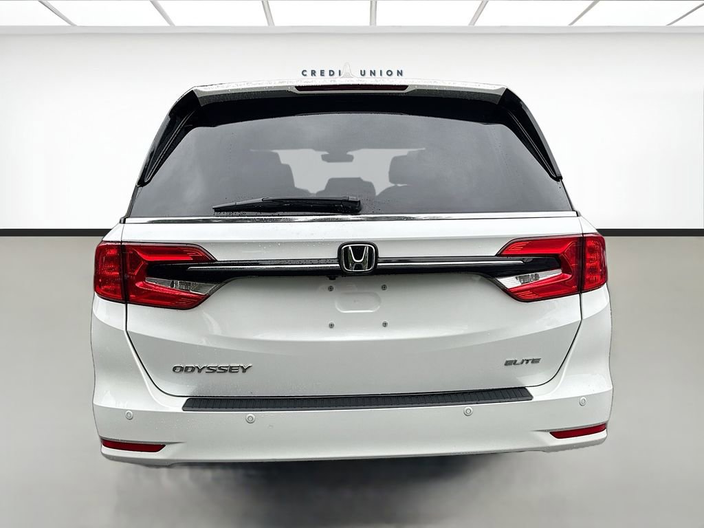Used 2023 Honda Odyssey Elite image 5
