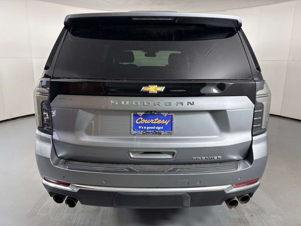Used 2025 Chevrolet Suburban Premier RWD image 8