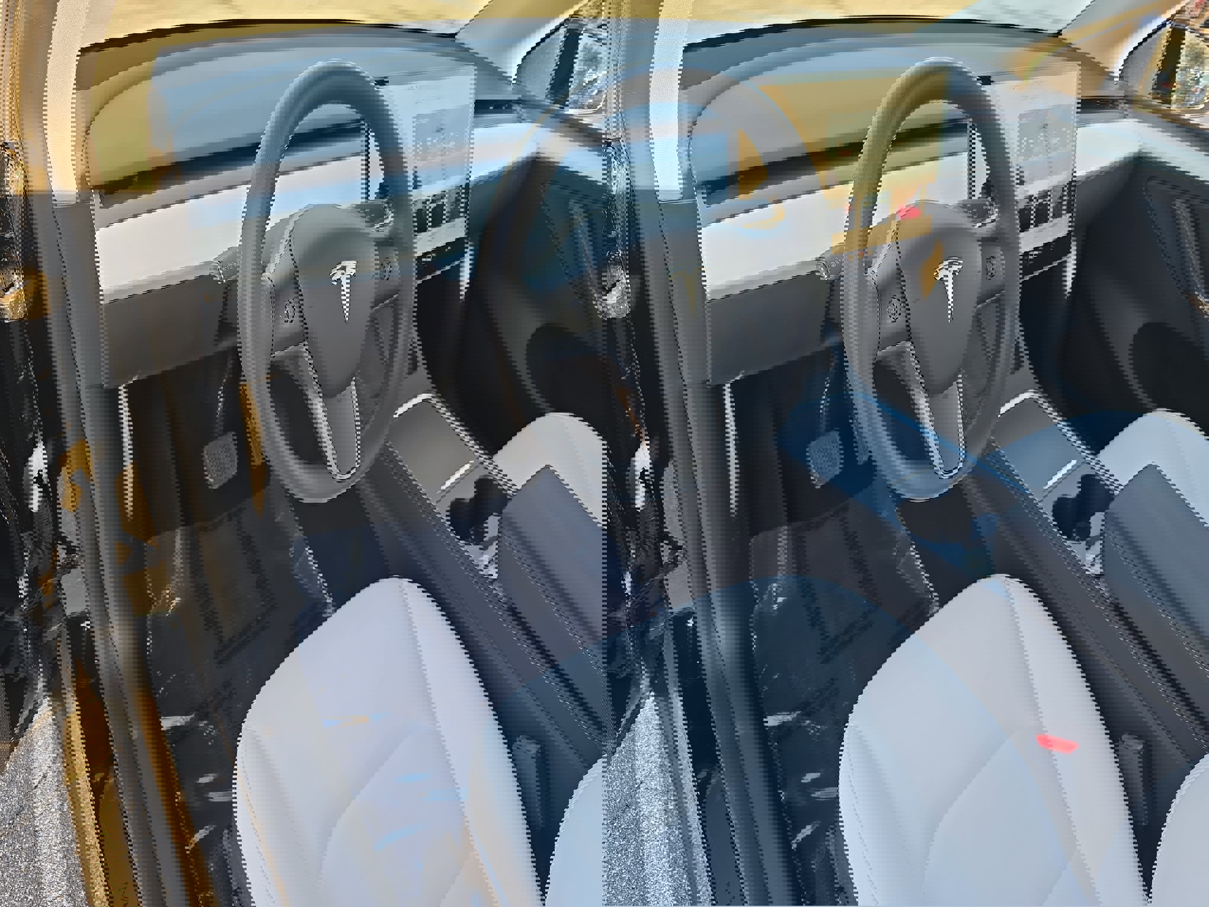 Used 2023 Tesla Model Y Long Range image 16