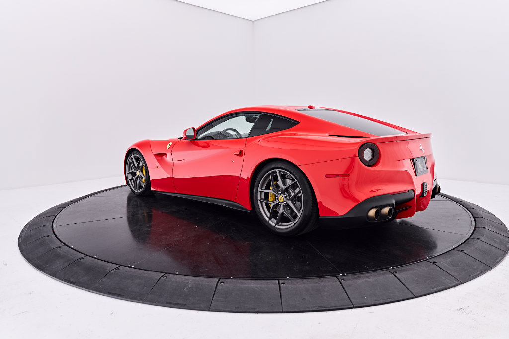 Used 2016 Ferrari F12 Berlinetta RWD image 15