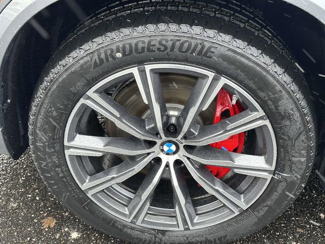 New 2026 BMW X5 xDrive40i w/ M Sport Package AWD/4WD image 7