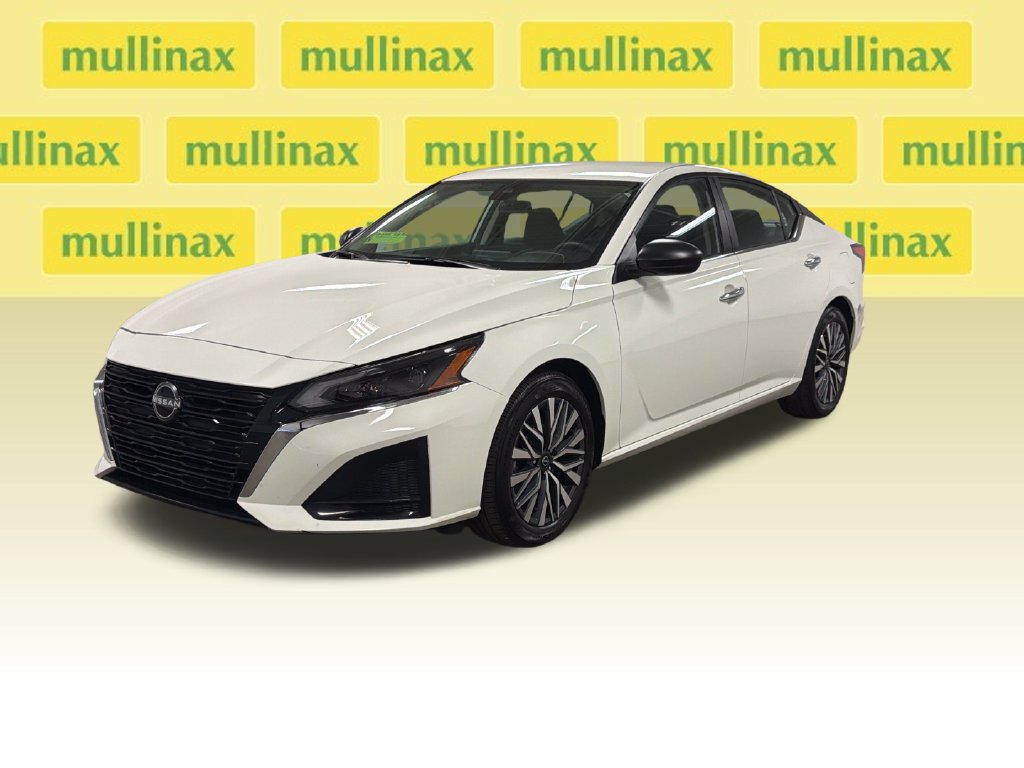 Used 2025 Nissan Altima 2.5 SV FWD image 7