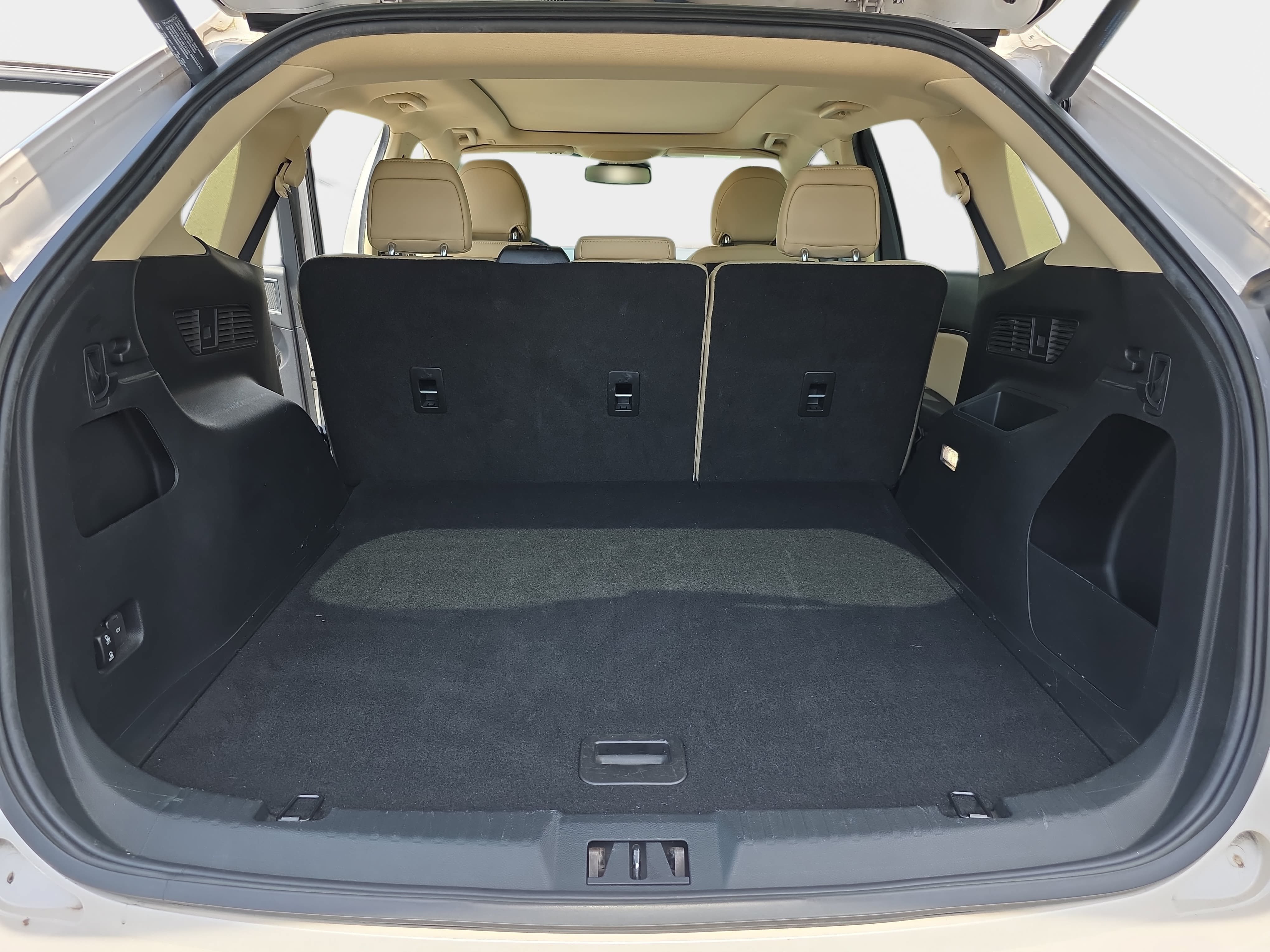 Used 2019 Ford Edge SEL w/ Equipment Group 201A FWD image 12