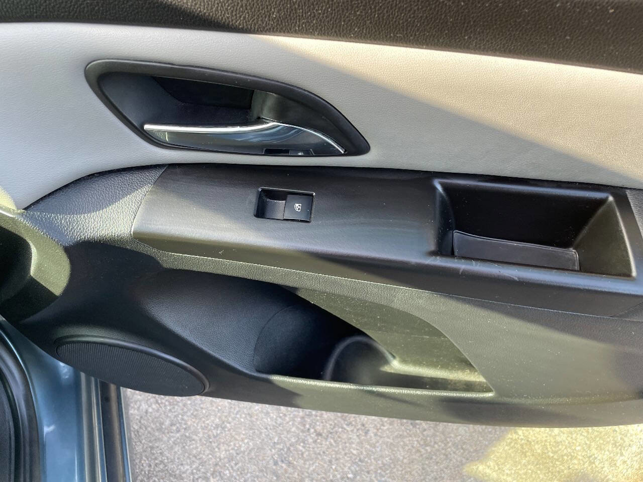 Used 2012 Chevrolet Cruze LS w/ Connectivity Package image 24