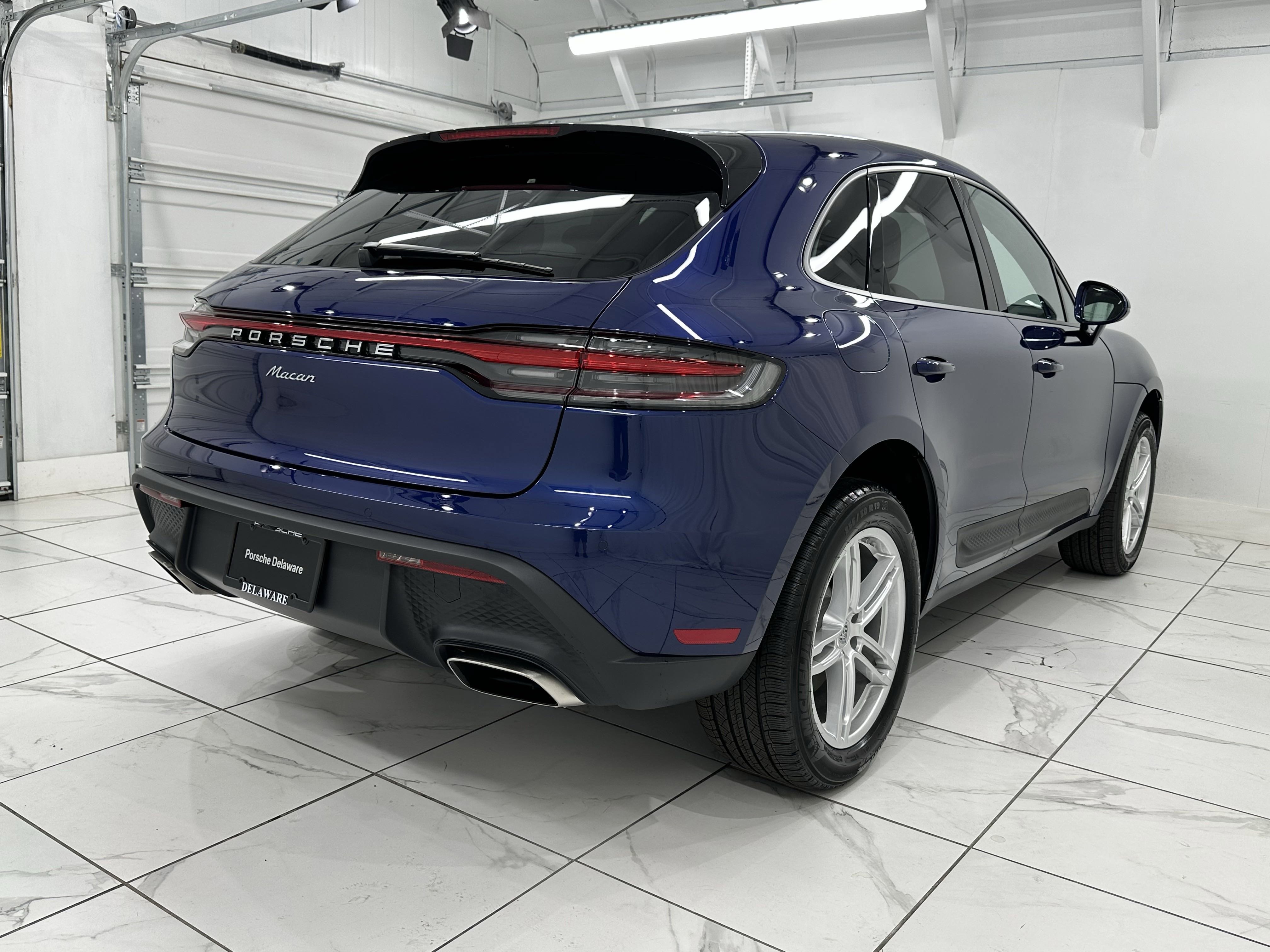Certified 2025 Porsche Macan image 12