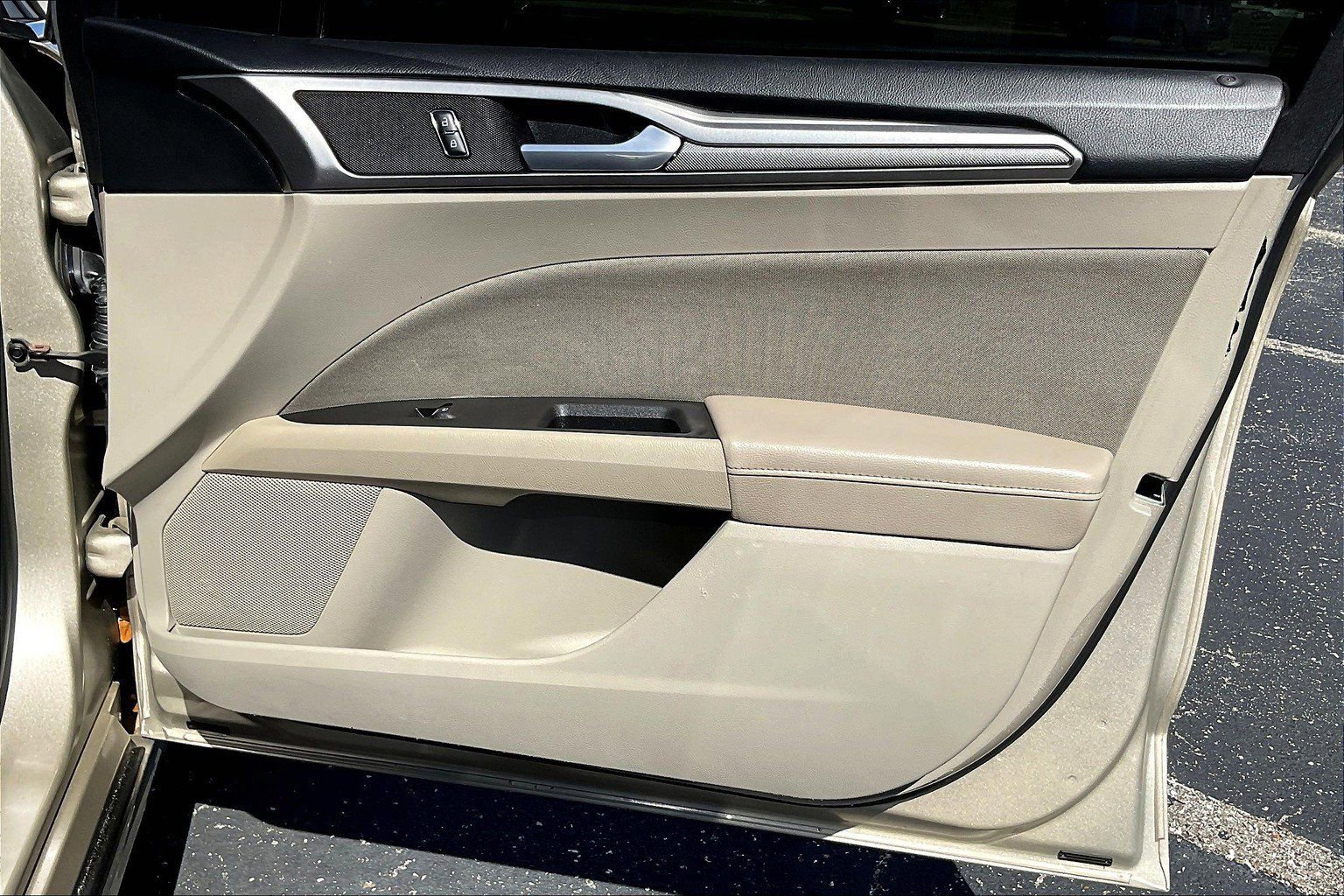 Used 2019 Ford Fusion SE image 22