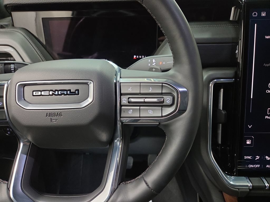 Used 2025 GMC Yukon XL Denali AWD/4WD image 18