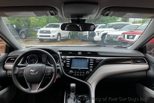 Used 2020 Toyota Camry LE FWD image 18