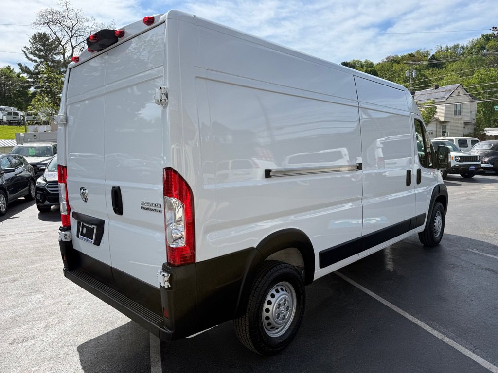 Used 2025 RAM ProMaster 2500 w/ Convenience Group FWD image 5