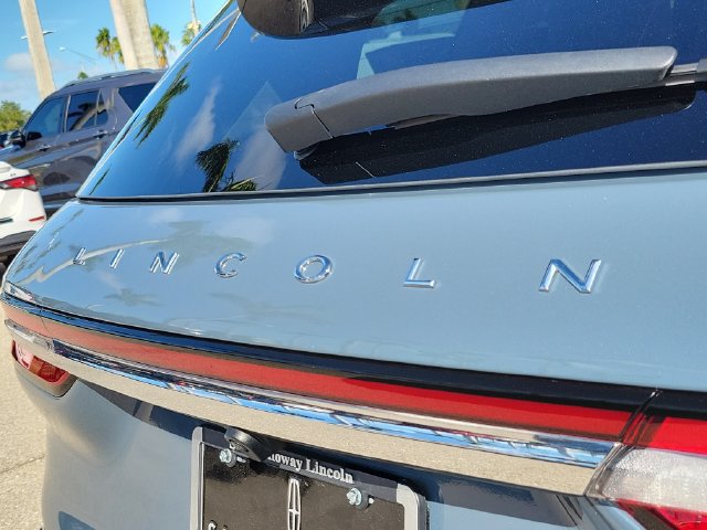 Used 2023 Lincoln Corsair Reserve w/ Equipment Group 201A FWD image 7