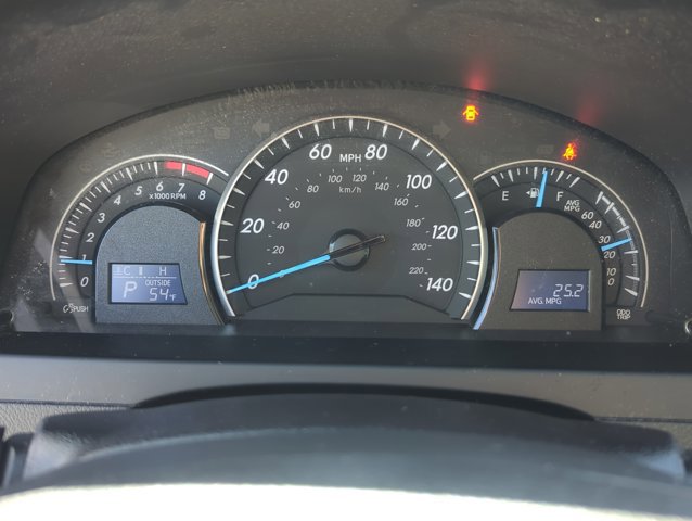 Used 2014 Toyota Camry LE image 17