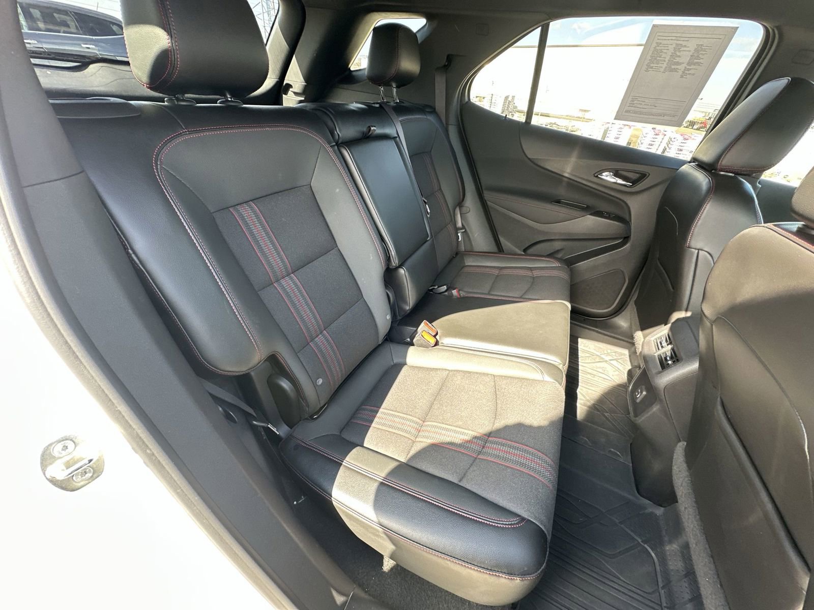 Used 2022 Chevrolet Equinox RS w/ LPO, Floor Liner Package FWD image 26