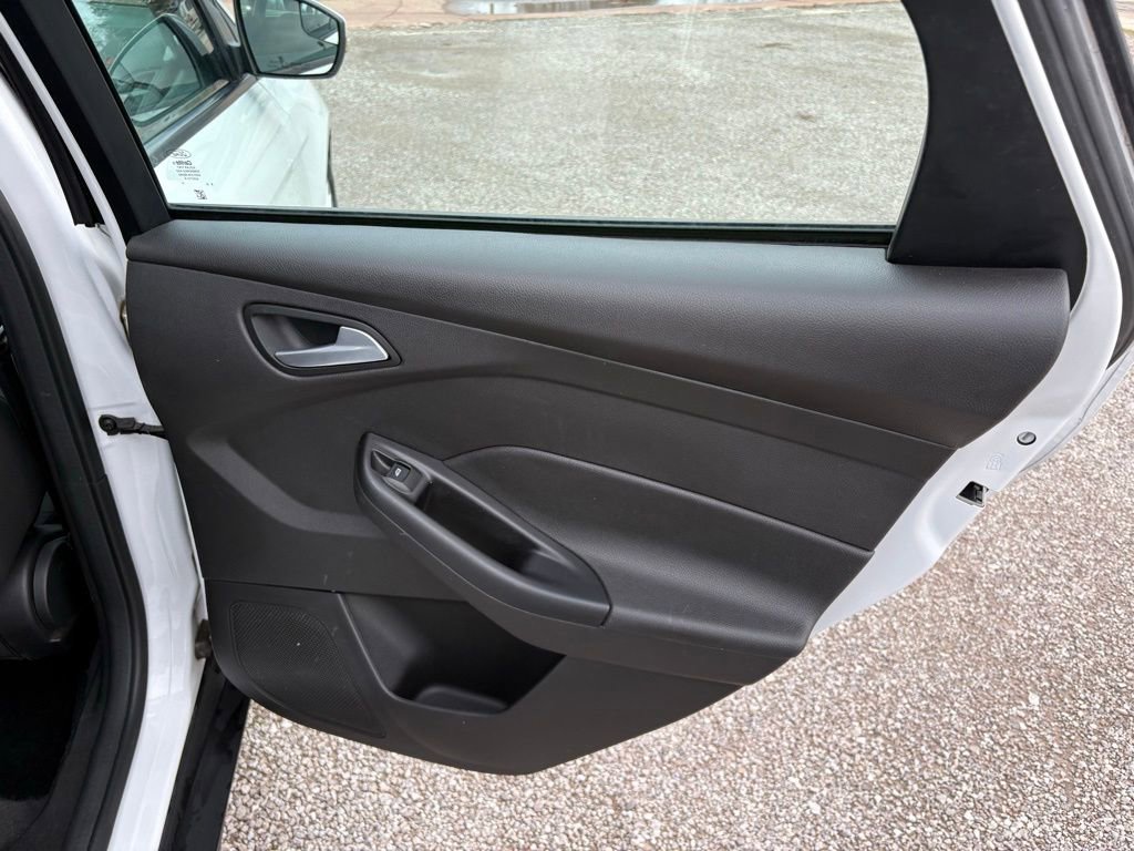 Used 2016 Ford Focus SE image 14