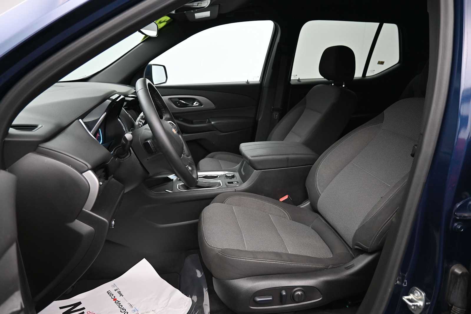 Used 2023 Chevrolet Traverse LT AWD/4WD image 12
