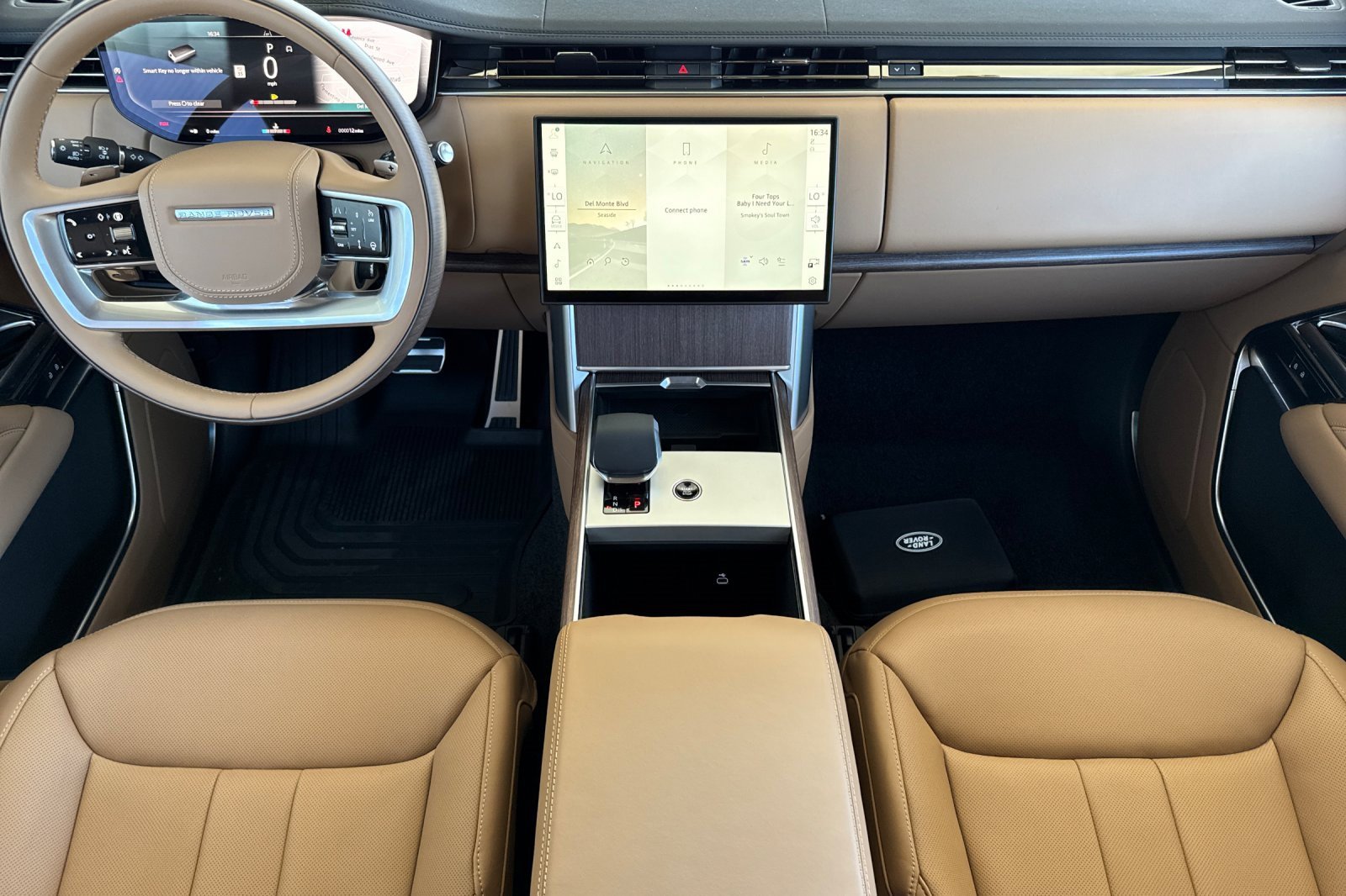 New 2025 Land Rover Range Rover SE image 12