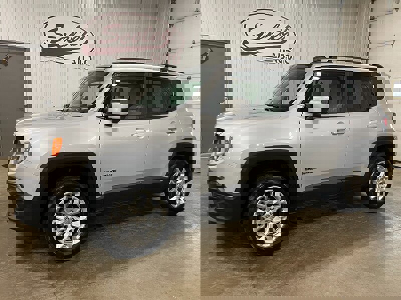 Used 2017 Jeep Renegade Latitude image 1