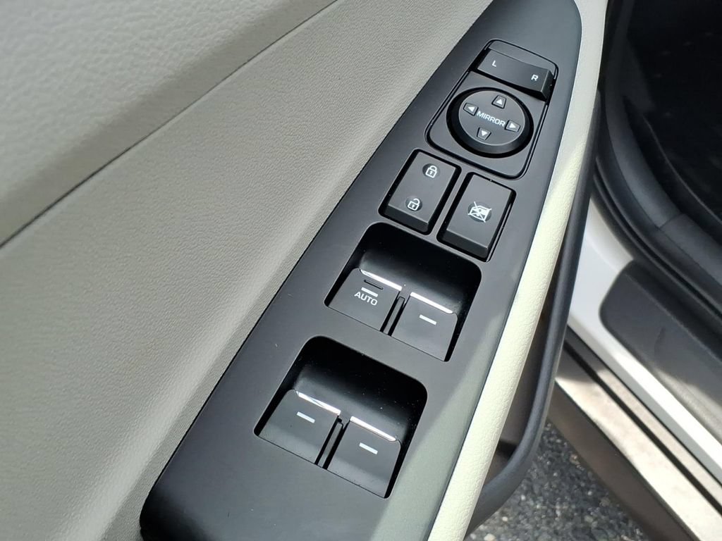Used 2016 Hyundai Tucson SE w/ Option Group 02 AWD/4WD image 13