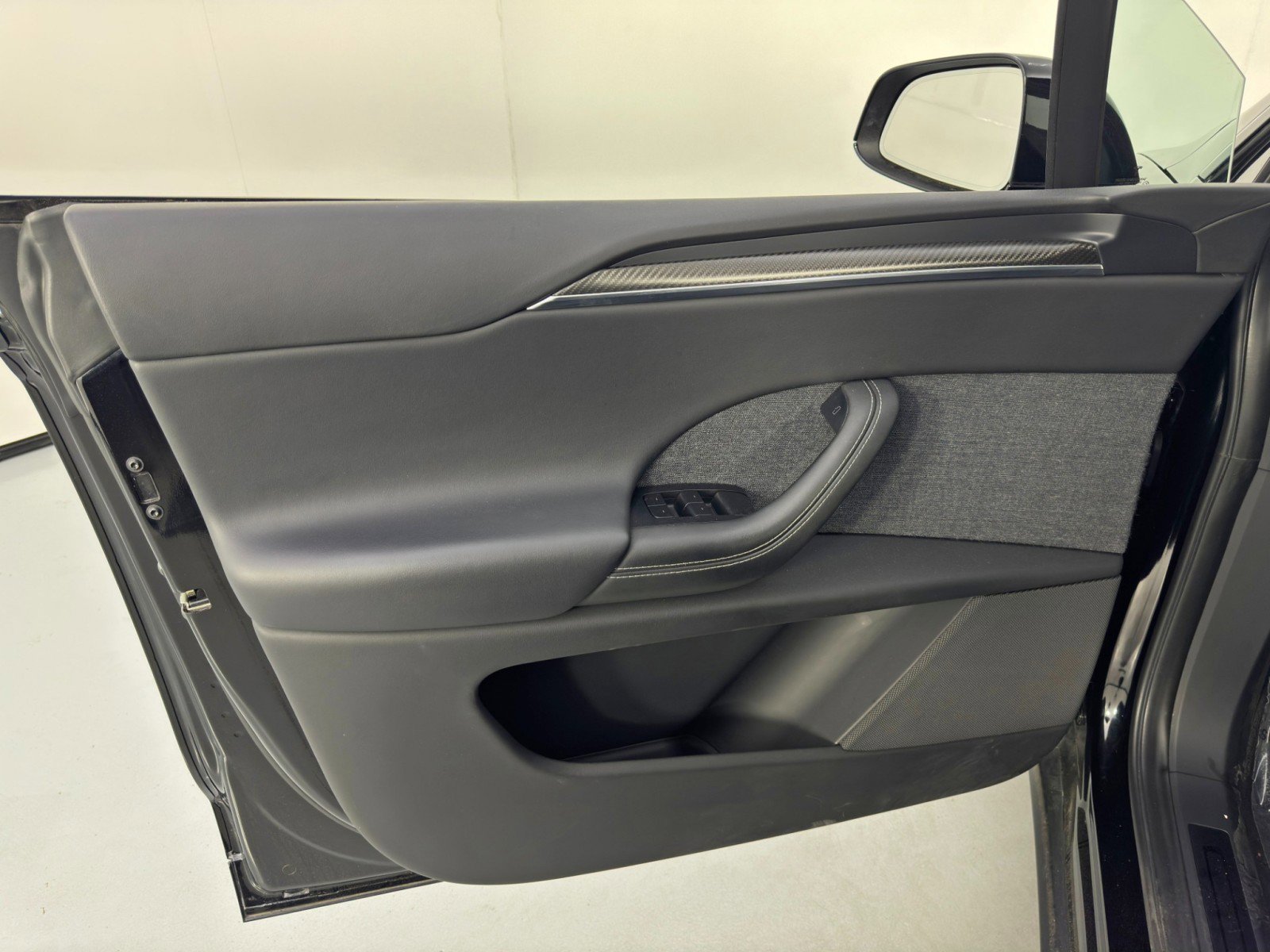 Used 2022 Tesla Model X Plaid image 46