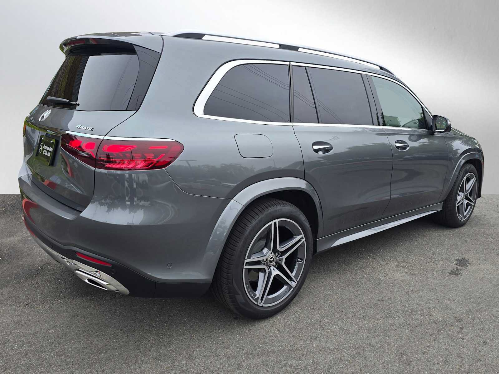 Used 2026 Mercedes-Benz GLS 450 4MATIC image 3