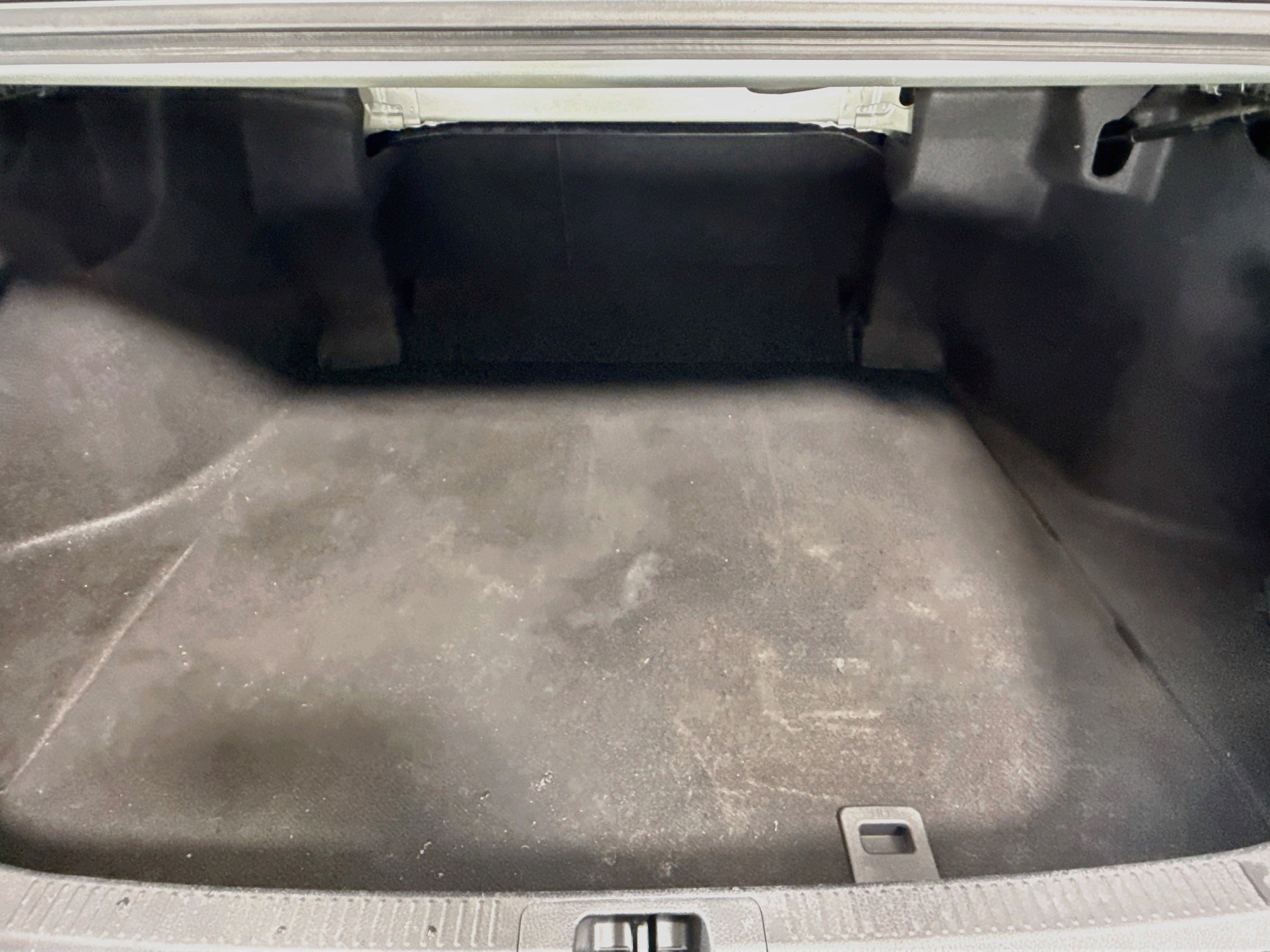 Used 2020 Toyota Camry LE FWD image 34