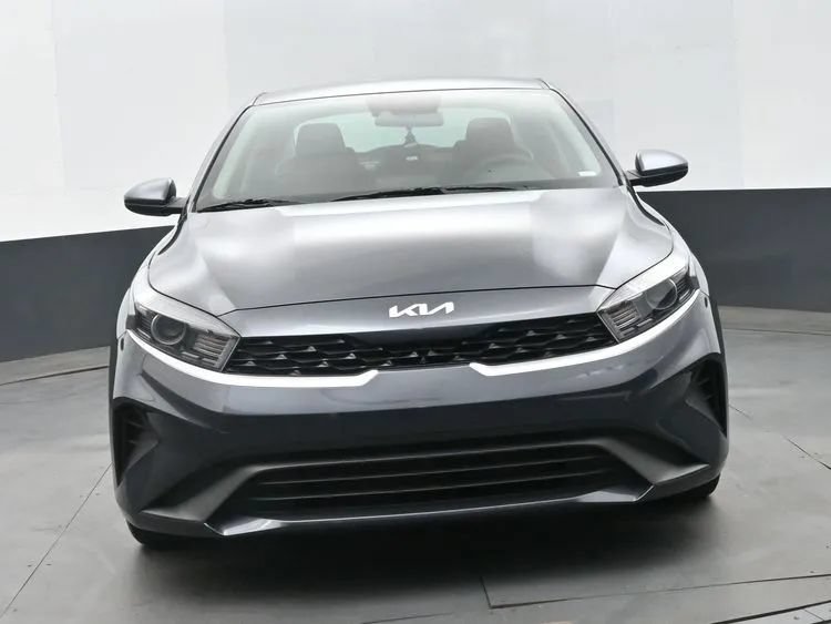 Used 2024 Kia Forte LXS FWD image 3