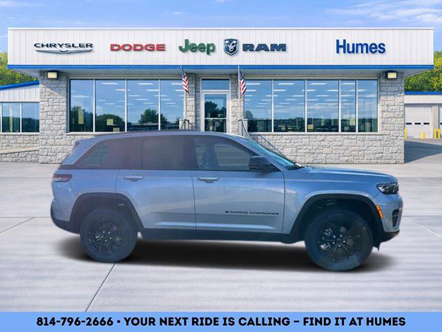 New 2025 Jeep Grand Cherokee Altitude image 2