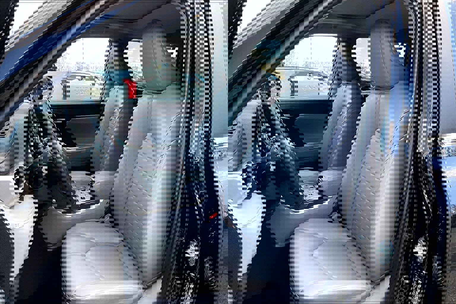 Used 2023 Toyota Highlander XLE image 24