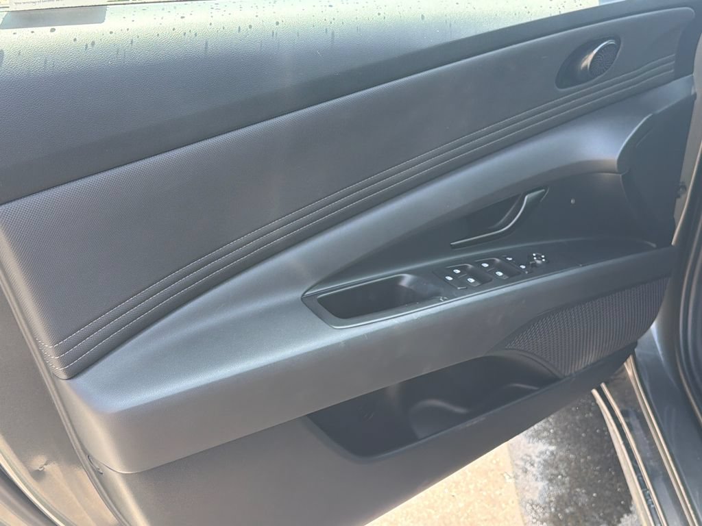Certified 2025 Hyundai Elantra Sport FWD image 10