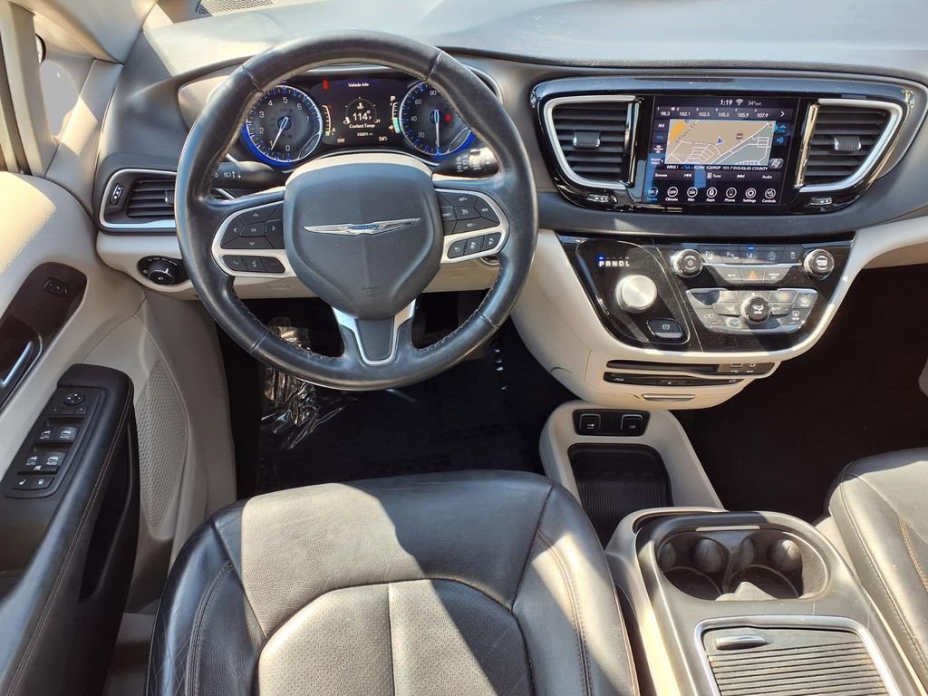 Used 2020 Chrysler Pacifica Touring-L Plus image 4