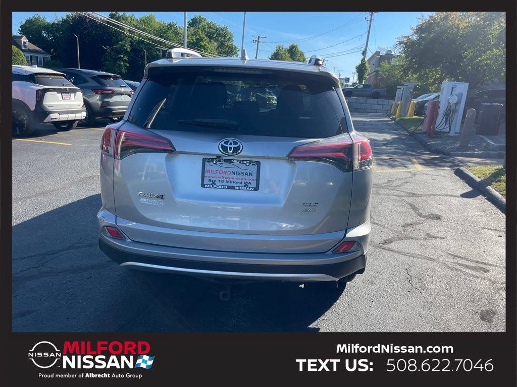 Used 2016 Toyota RAV4 XLE AWD/4WD image 4