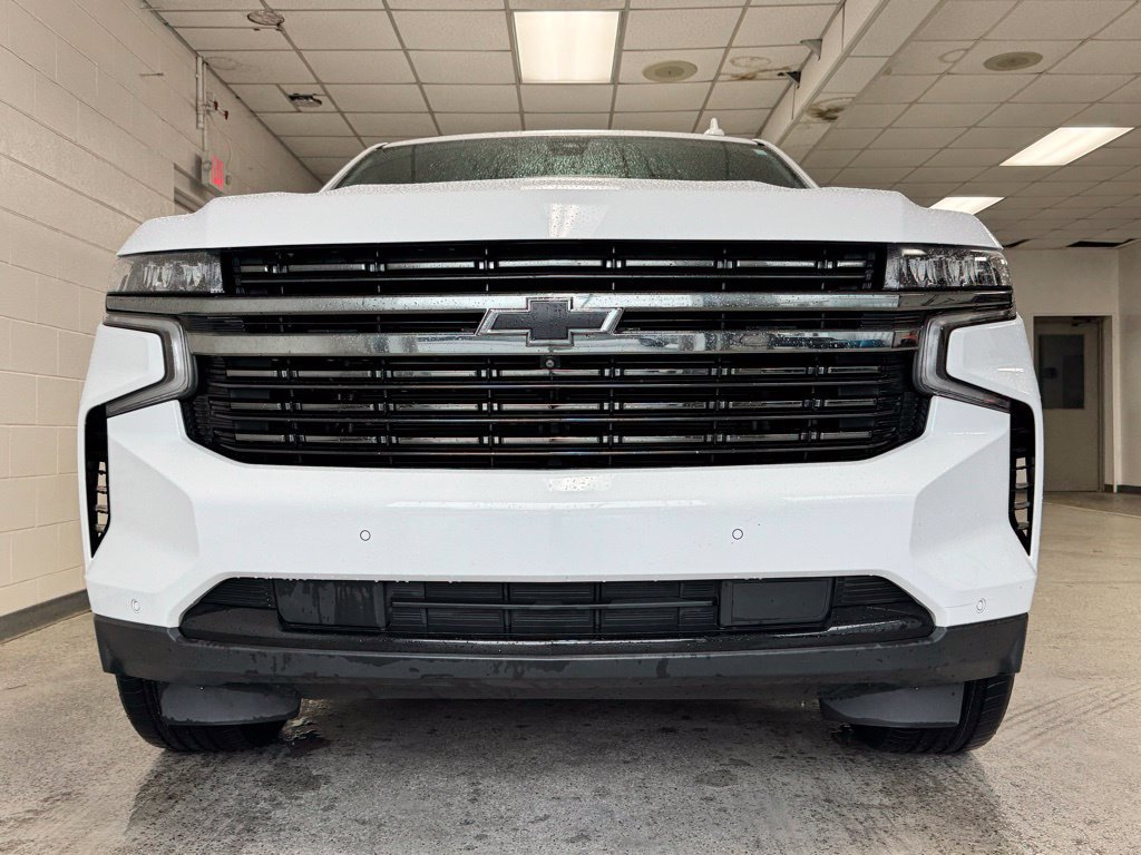 Used 2022 Chevrolet Suburban RST w/ Sport Performance Package AWD/4WD image 3