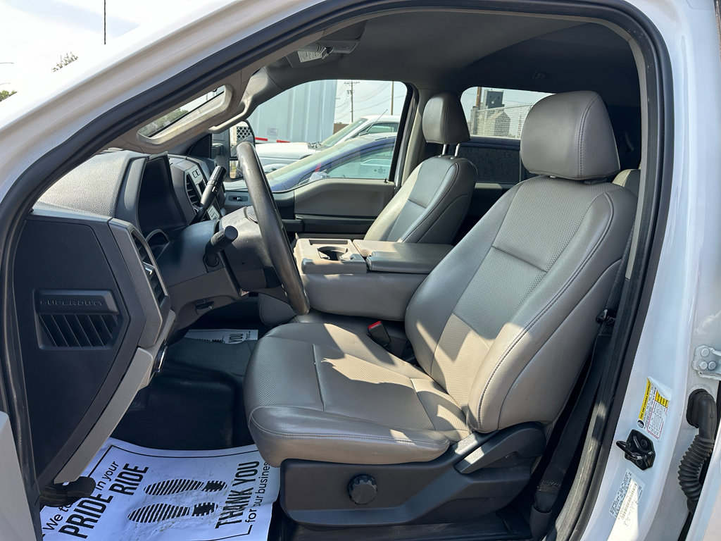 Used 2022 Ford F250 XL w/ Power Equipment Group image 9