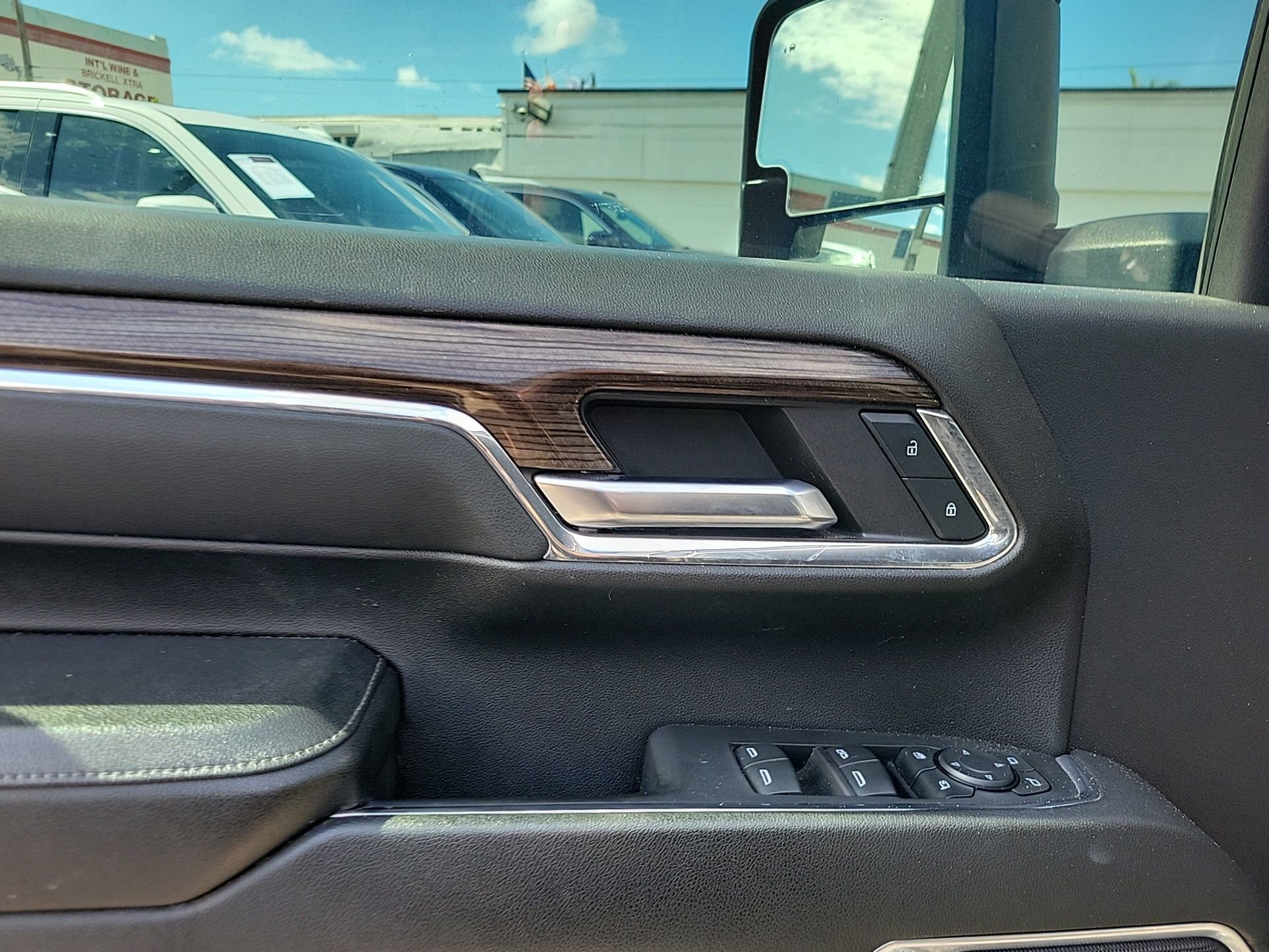 Used 2024 Chevrolet Silverado 2500 LT w/ Midnight Edition AWD/4WD image 19