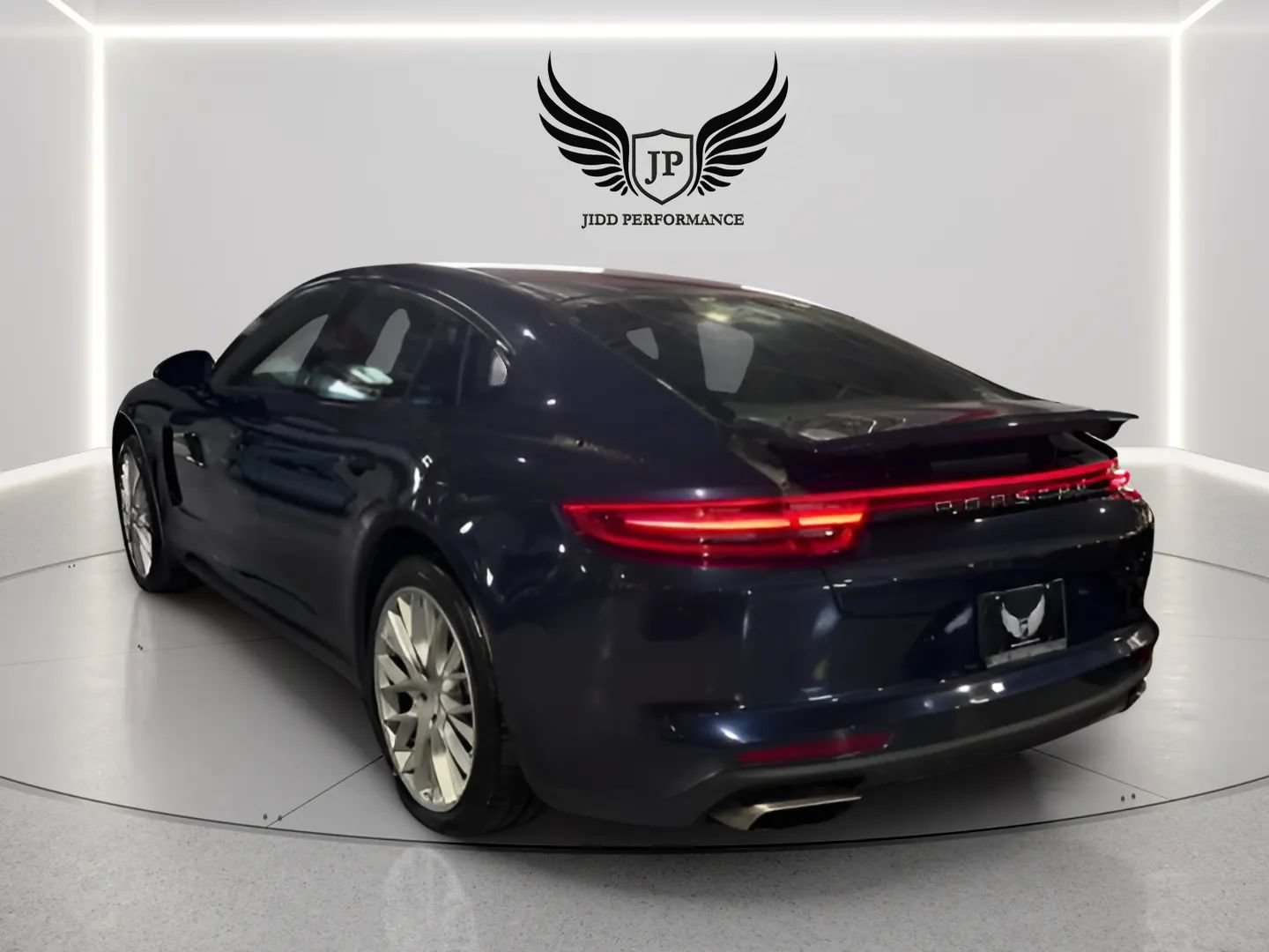Used 2017 Porsche Panamera 4 w/ Premium Package AWD/4WD image 6