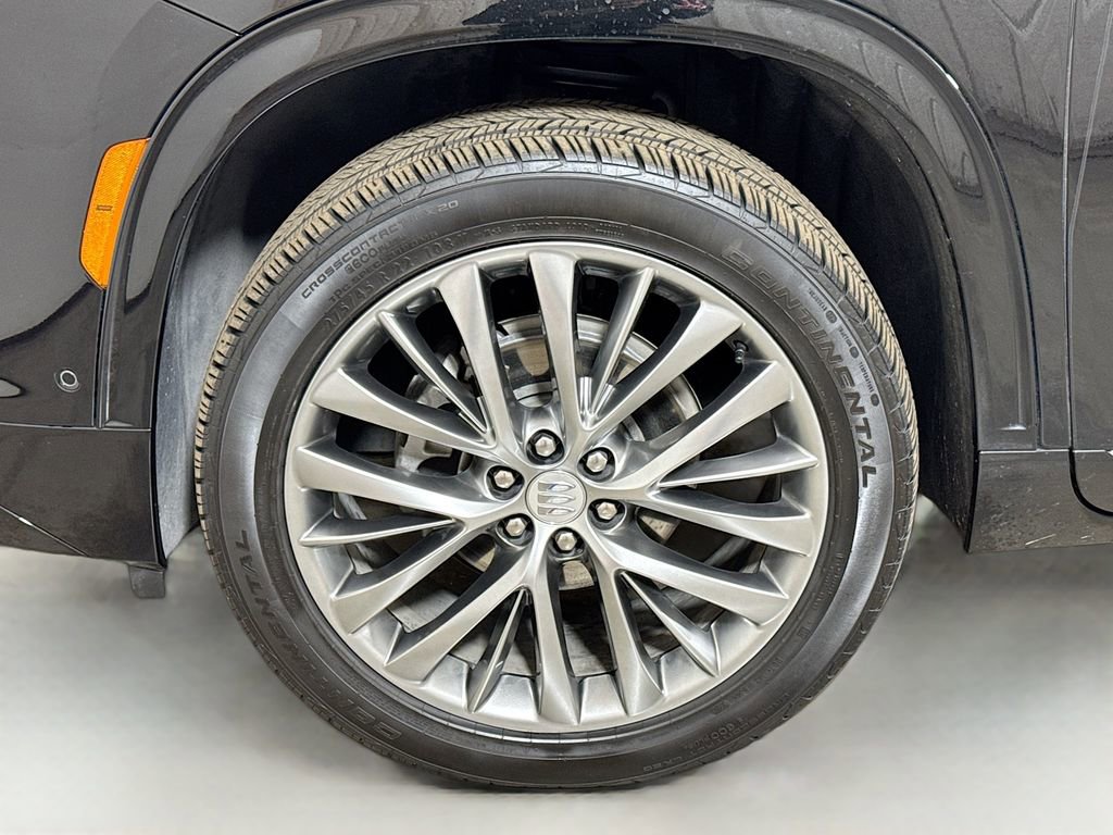 Certified 2025 Buick Enclave Avenir w/ Super Cruise Package AWD/4WD image 32