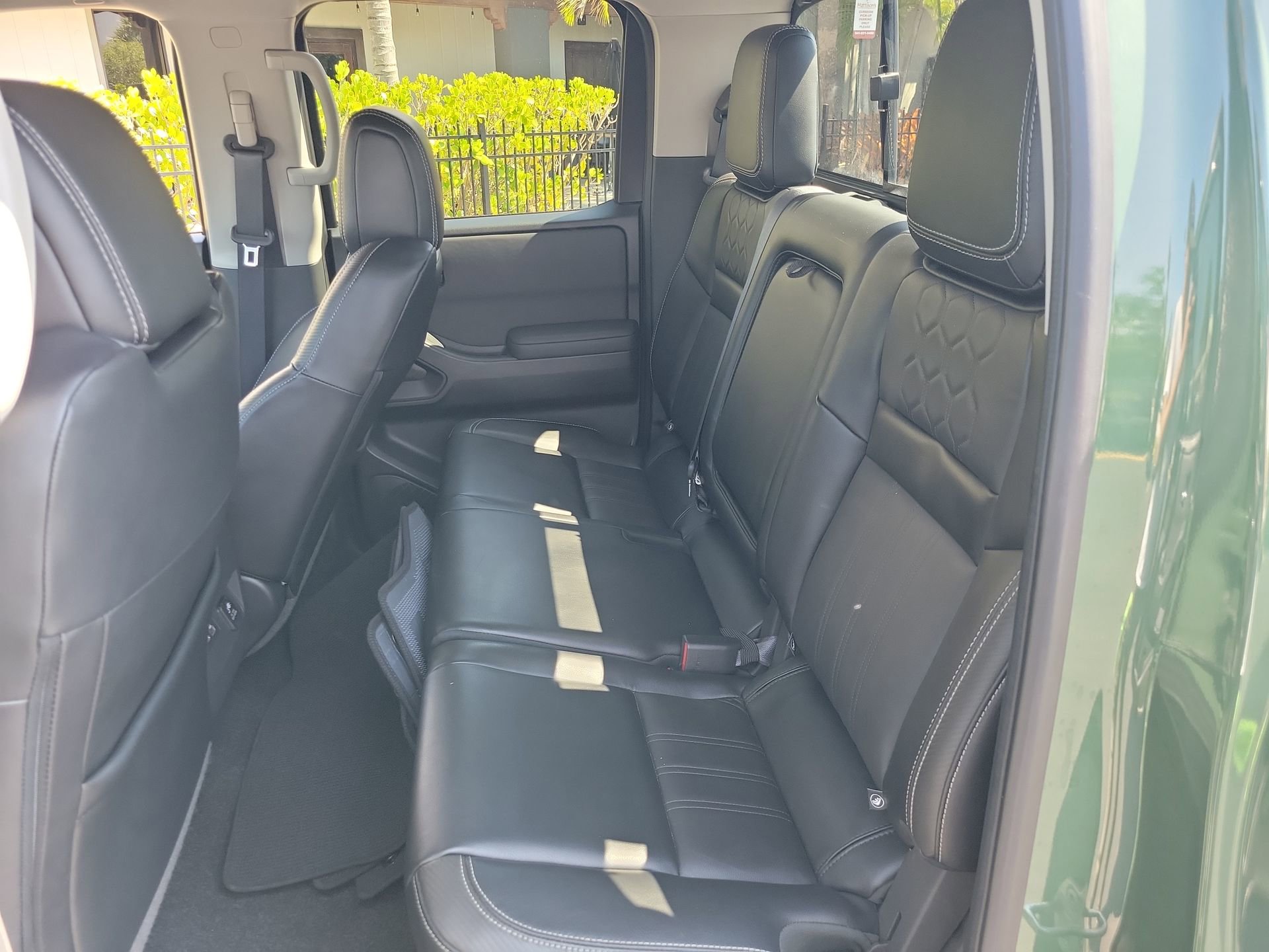 Used 2022 Nissan Frontier SV w/ SV Premium Package AWD/4WD image 17