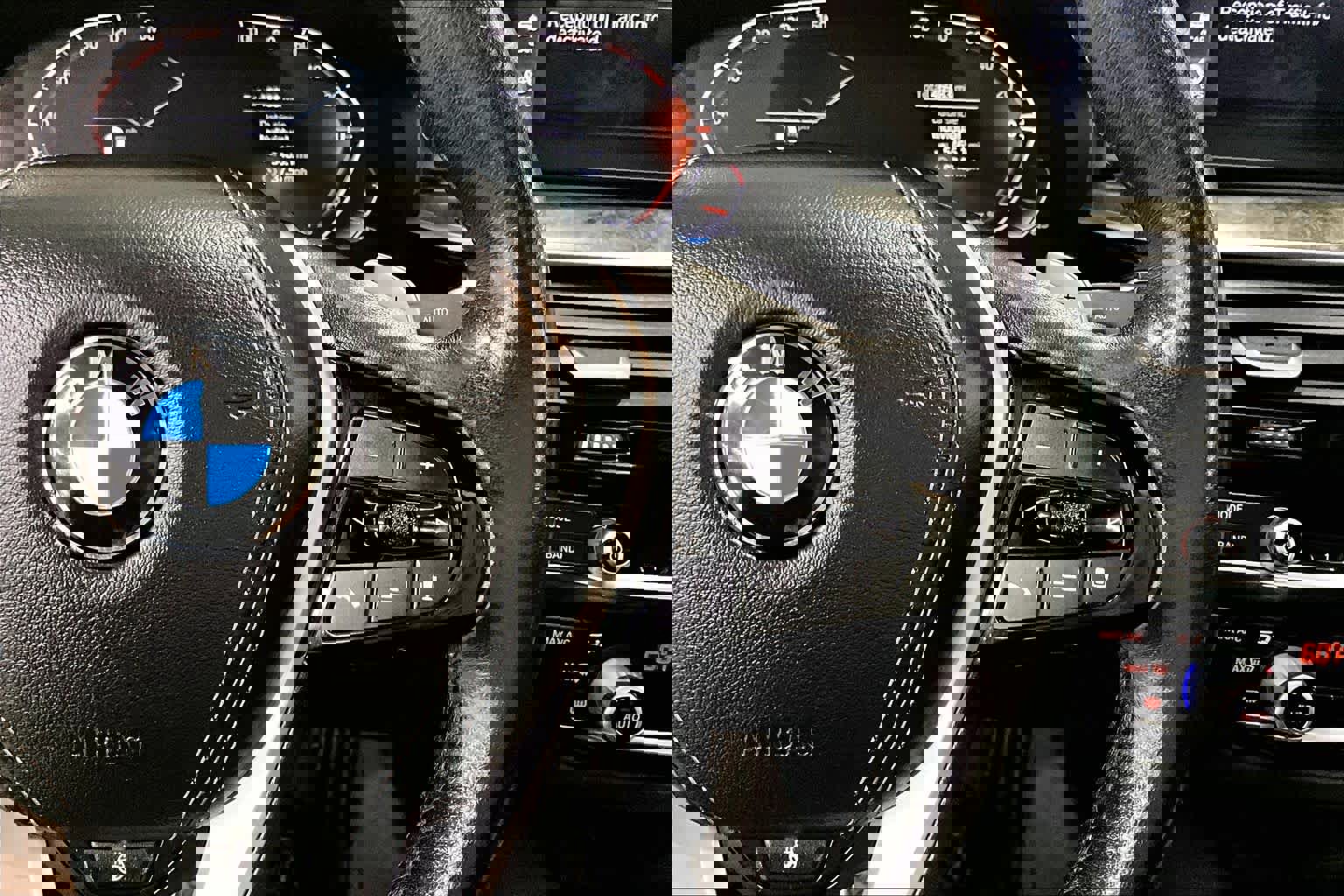 Used 2021 BMW 540i xDrive w/ Premium Package image 24