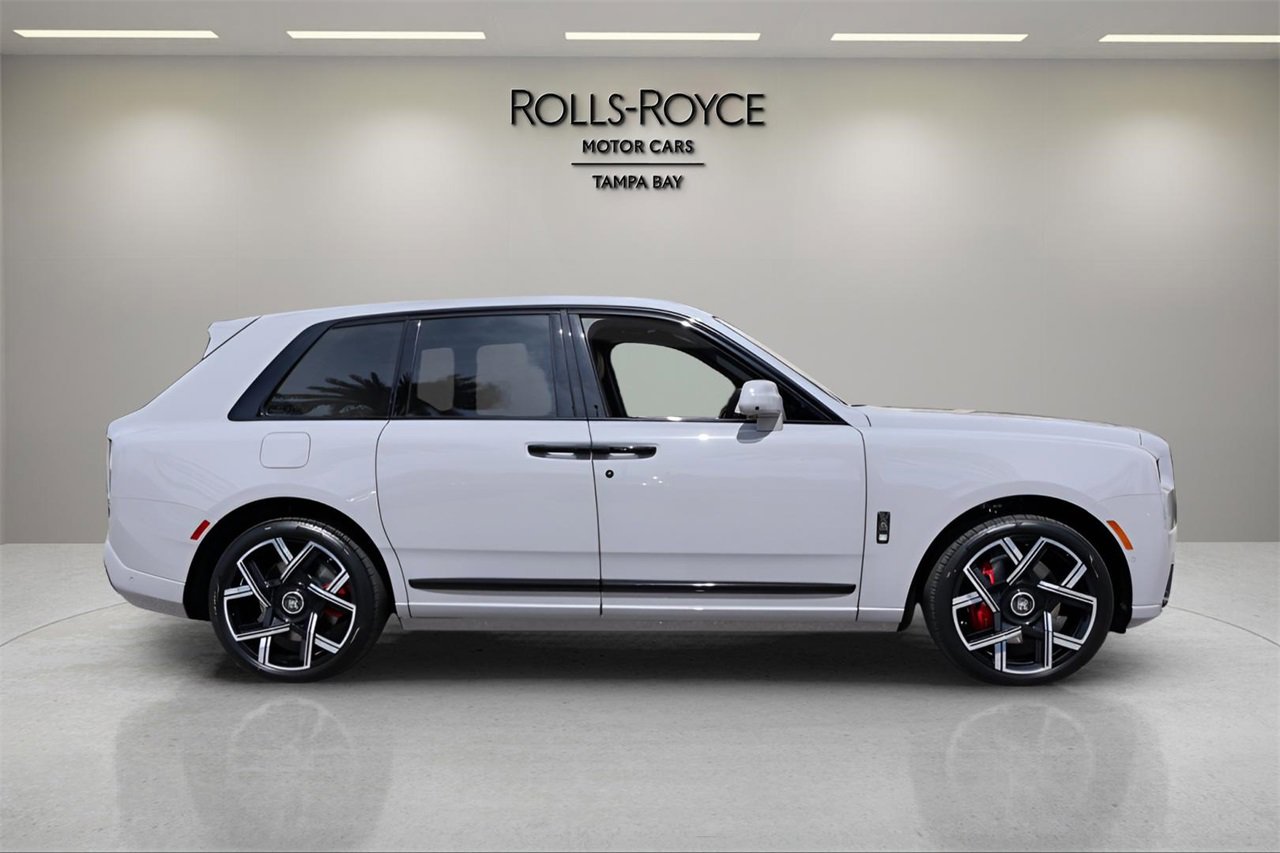 New 2026 Rolls-Royce Cullinan Black Badge image 7