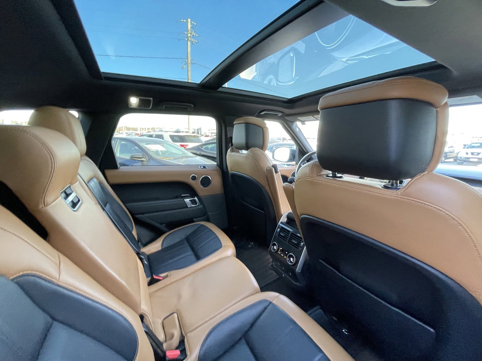 Used 2019 Land Rover Range Rover Sport HSE Dynamic image 13